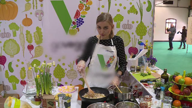 Targ cu mâncare și desert vegane, în Capitală. ”Are gust de carne”