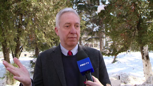 Ambasadorul Hans Klemm, primit cu pâine și sare la un centru de plasament din Iași