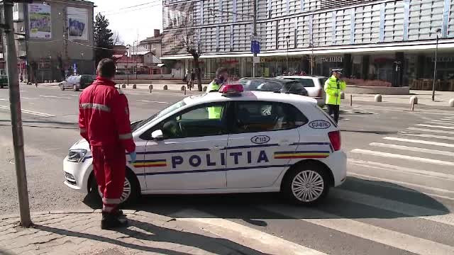 Copilul surdo-mut lovit mortal de ambulanță aflată în misiune traversase pe ”verde”