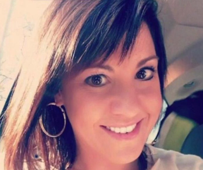 Profesoara de 37 de ani, acuzată că a rămas însărcinată cu elevul ei minor. Pozele care au dat-o de gol