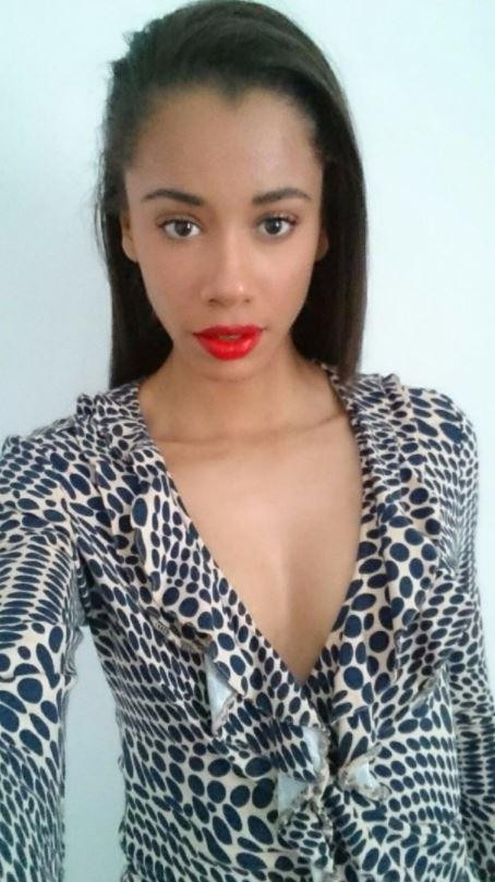 O studentă susține că și-a vândut virginitatea unui actor de la Hollywood