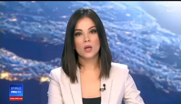 Momentul șocant în care un bărbat sare de la etajul mall-ului cuprins de flăcări. VIDEO