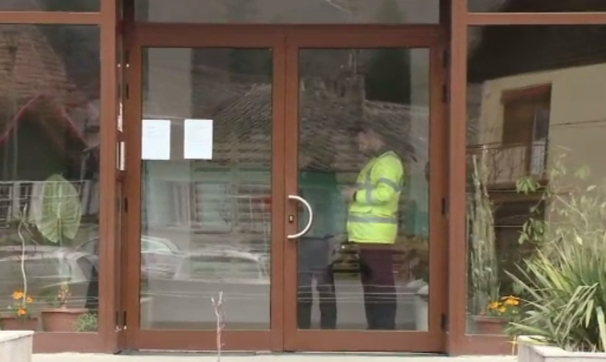 Triplă crimă în Brașov. Un bărbat și-a ucis soția și copiii în somn, după o ”experiență religioasă”