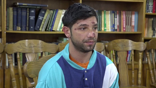 Un tânăr din Alba susține că a fost bătut de un polițist chiar în secție. Reacția agentului