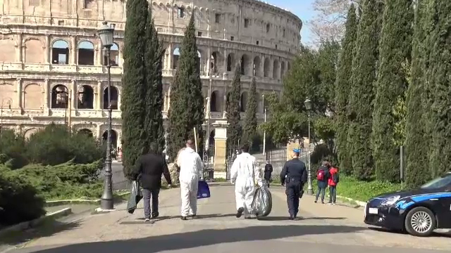 Curățenia în parcurile din Roma, făcută de deținuți. Experimentul propus de primărie