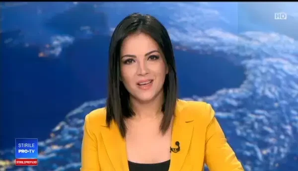 O pisică a fost salvată după ce a rămas timp de două zile cățărată pe un stâlp