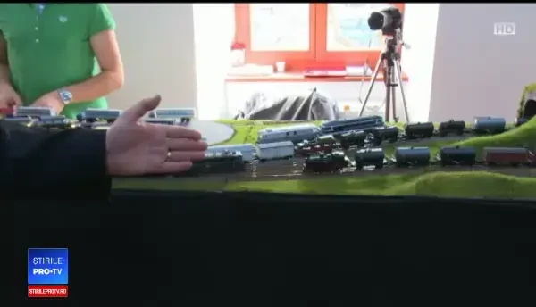 Expoziție de trenulețe electrice, la Bistrița. Un vagon ajunge până la 500 de euro