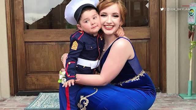 Un băiețel de doi ani a însoțit-o la balul de absolvire pe iubita fratelui său. Ce a pățit tânărul