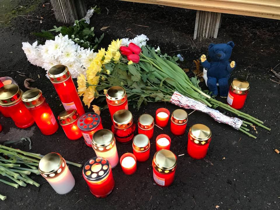 Asociaţia Colectiv, lumânări pentru victimele incendiului din Rusia. ”Am trecut prin aceleaşi etape”