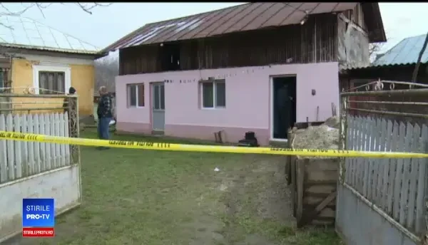 Un tânăr și fiul său de o lună, găsiți morți în casă. S-ar fi intoxicat cu fum