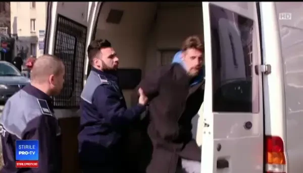 Bărbatul care şi-a ucis întreaga familie, audiat 5 ore. Acesta consuma droguri de ceva vreme