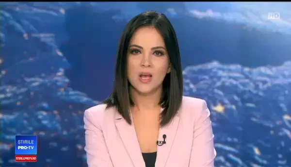 Un bărbat a descoperit o cățelușă abandonată în casa pe care a cumparat-o