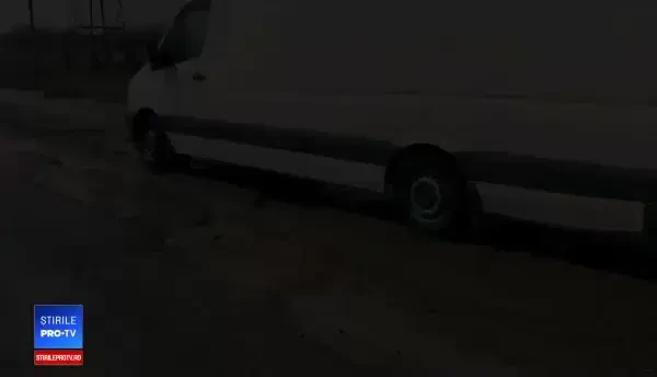 Rareş Năstase: Sunetul maşinilor care dau în gropi şi se zgârie prin şleauri e de neuitat