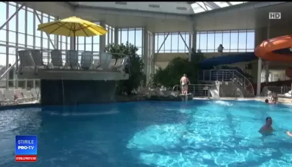 Salvamarul care a sărit în ajutorul copilei rănite în parcul acvatic a recuperat degetele retezate