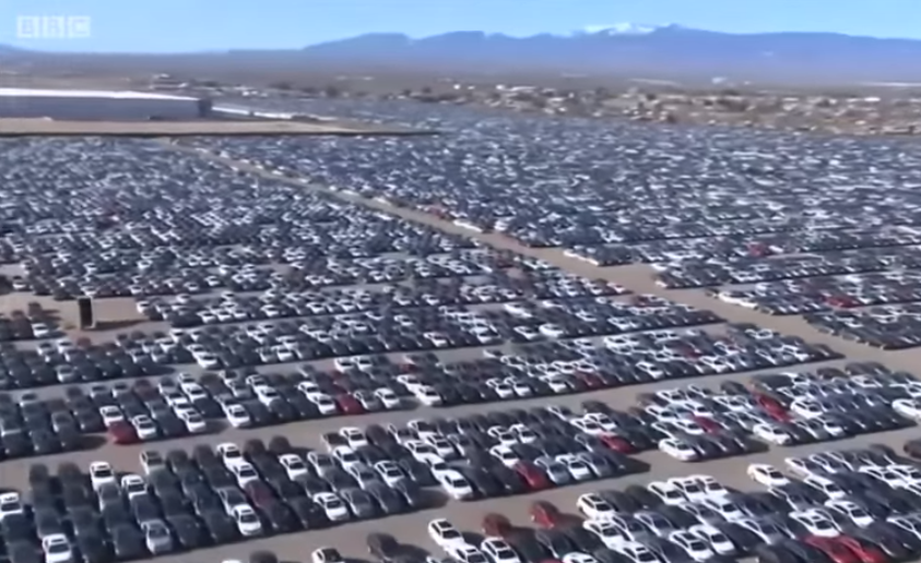 350.000 de mașini Volkswagen, răscumpărate. Cum arată Cimitirele Dieselgate din deșert
