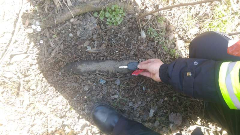 Un bărbat din Teleorman a descoperit două proiectile explozive în curte. Cum a dat de ele