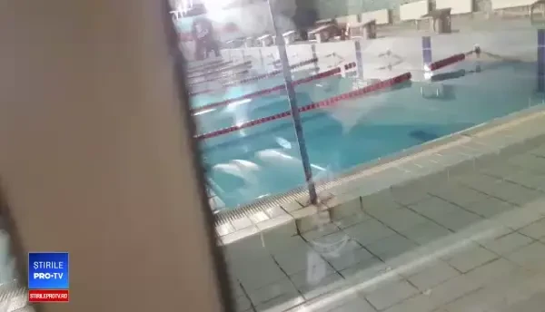 Șobolan filmat în Bazinul Olimpic ”Lia Manoliu”. VIDEO