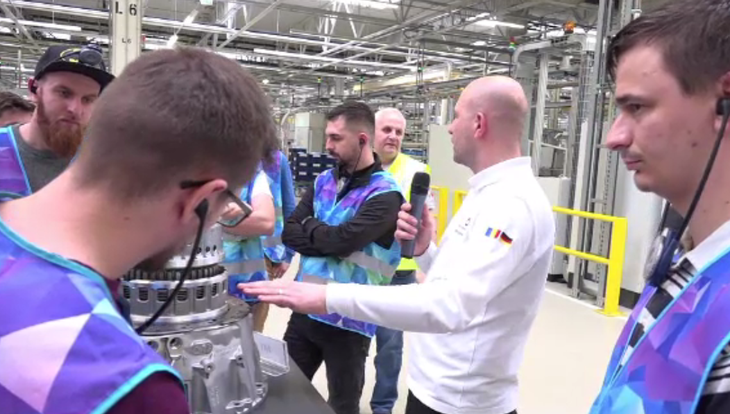 Sute de studenți au putut vedea cum se lucrează în fabricile care furnizează componente auto de lux