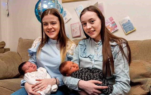 Două surori au devenit pentru prima dată mame la câteva ore distanță