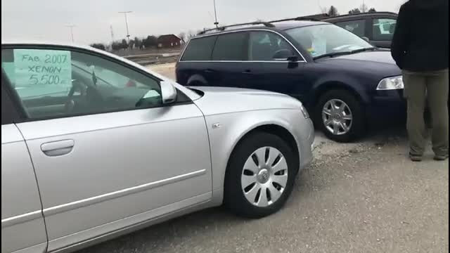 Atenție la mașinile second hand. Ce a găsit în torpedou un șofer păcălit