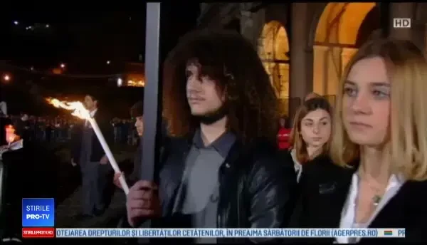 Papa Francisc, în Vinerea Mare: ”Lăsăm tinerilor o lume divizată de neînțelegeri și războaie”