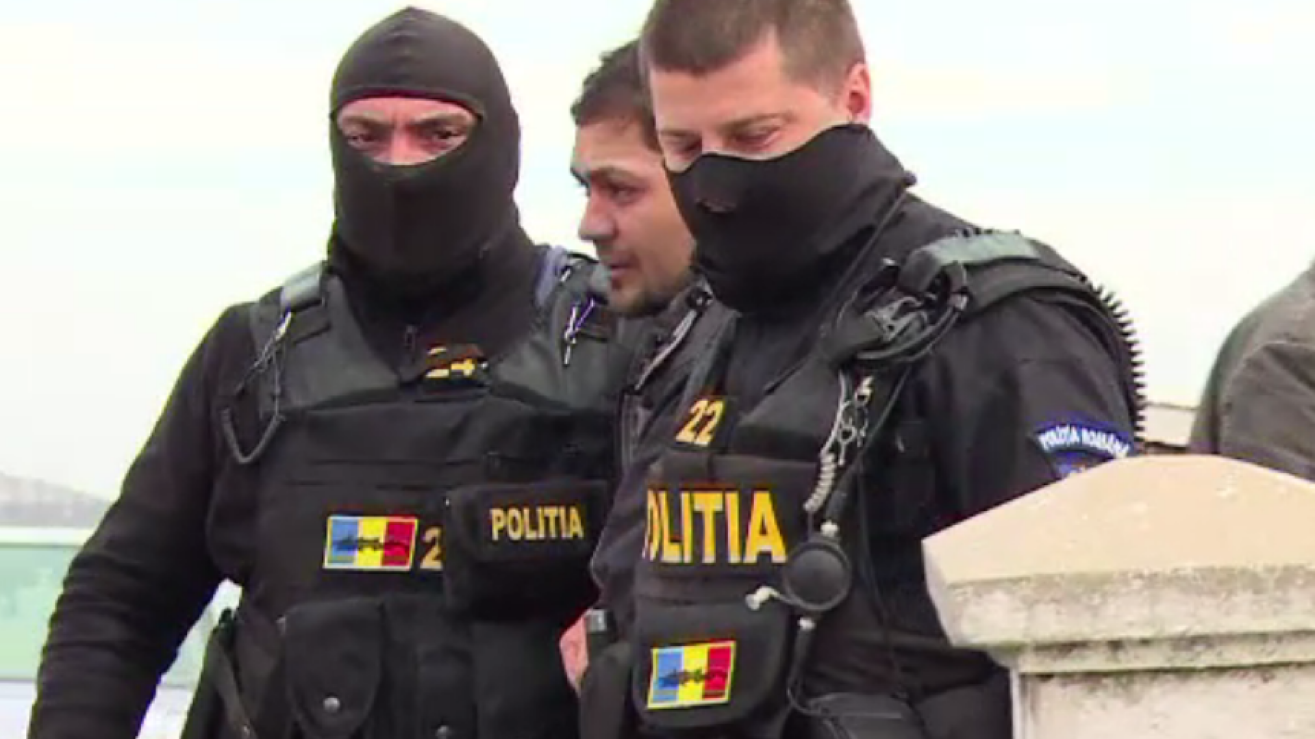 Crimă suspectă în Olt. Un bărbat și-ar fi omorât prietenul după ce au plecat de la bar