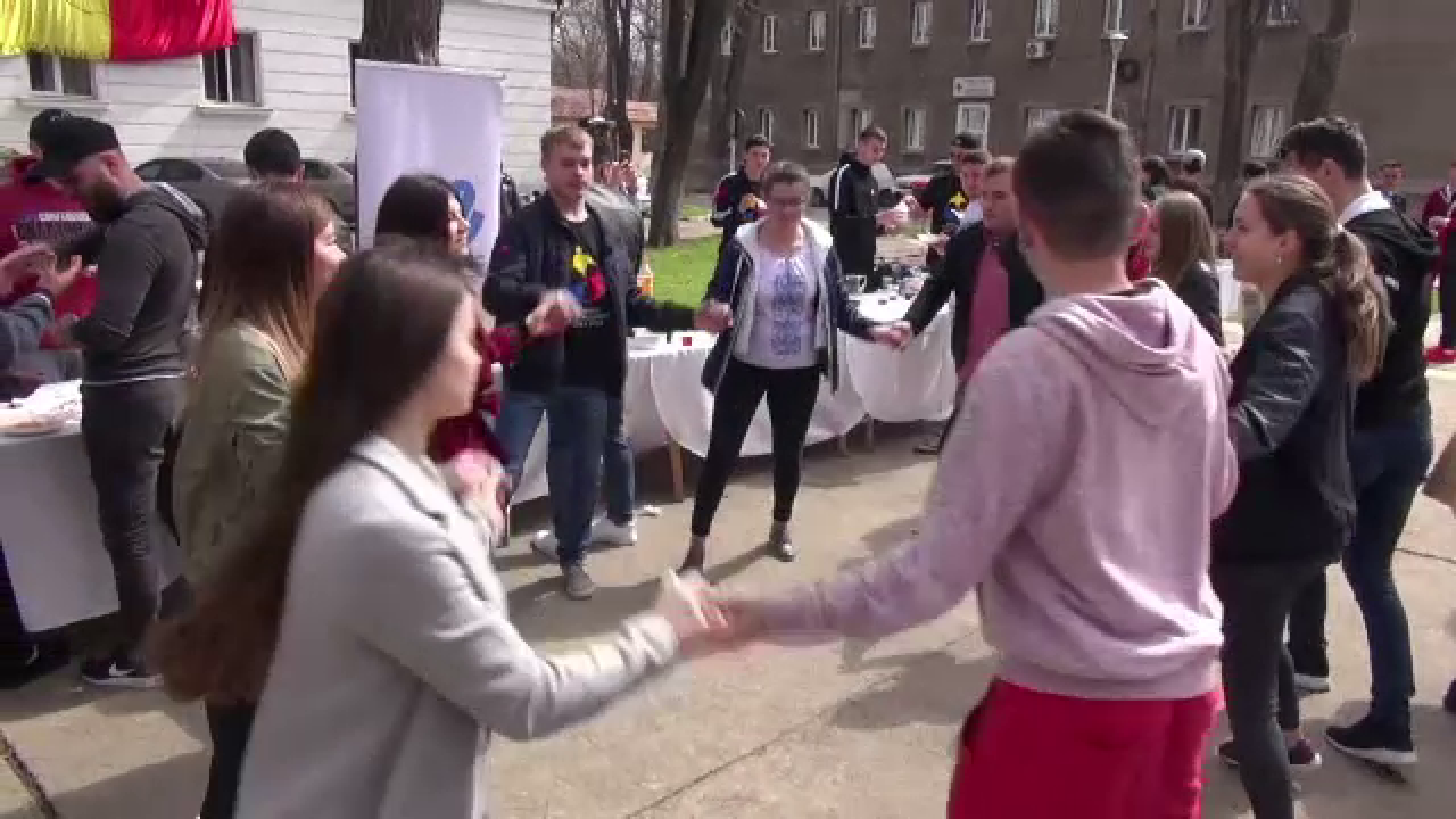 Centenarul Unirii, sărbătorit de studenți, la Galați. Basarabenii au pregătit meniuri speciale