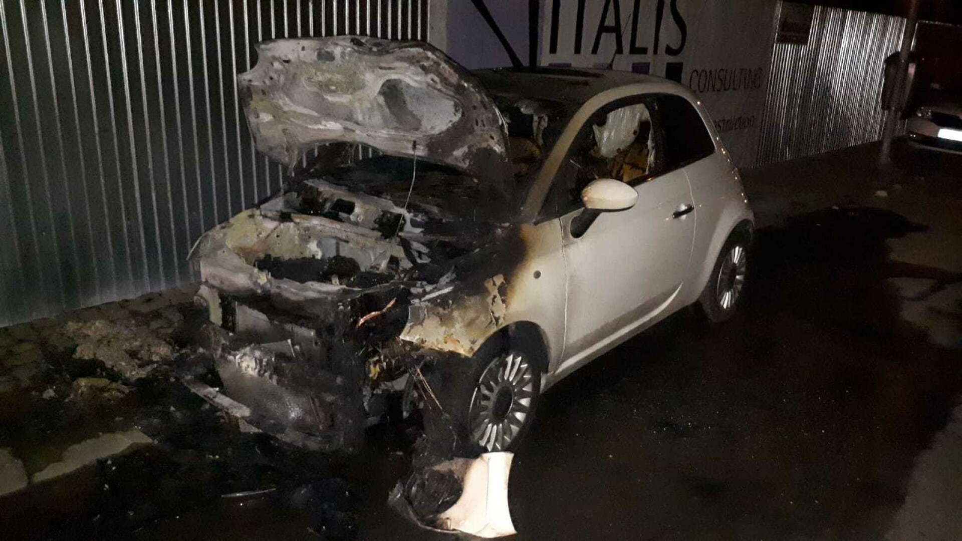 mașini incendiate - 2