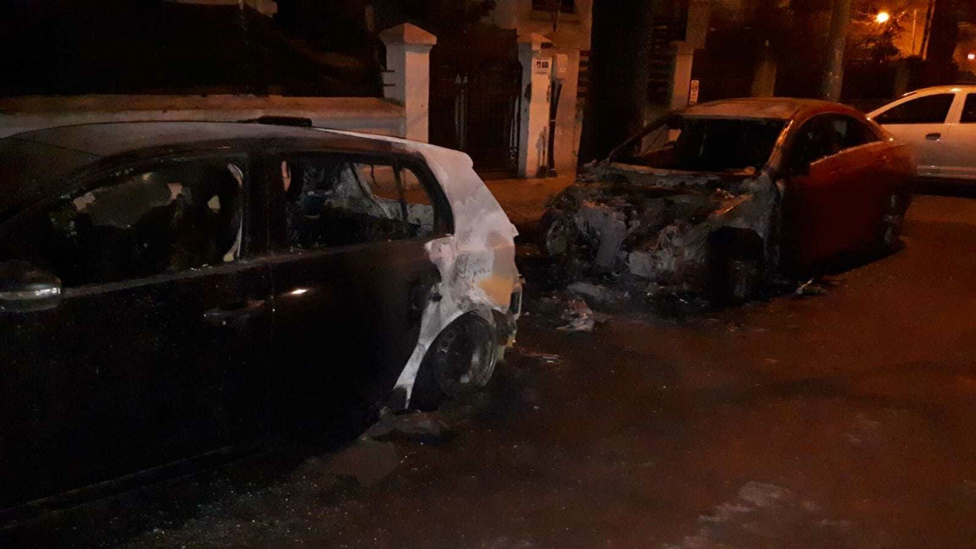 mașini incendiate - 3