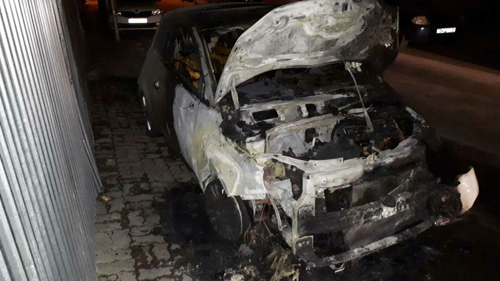 mașini incendiate - 7