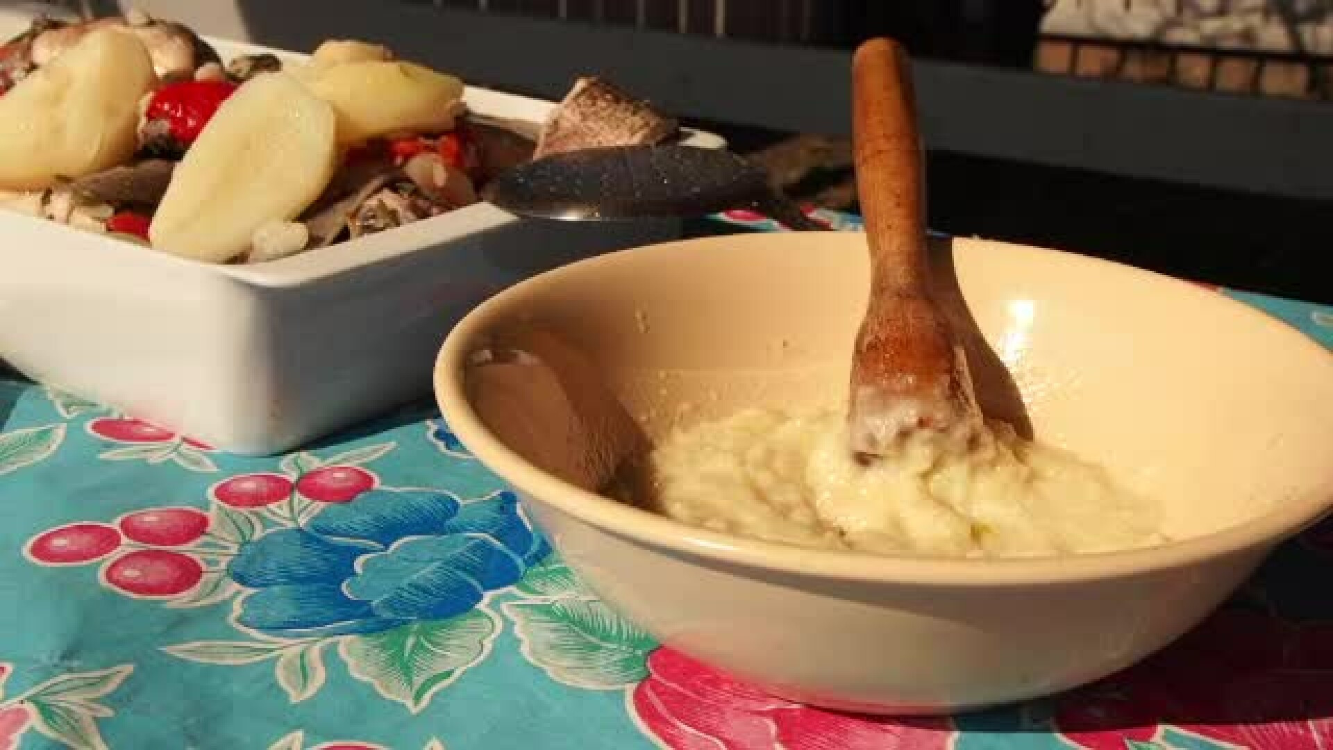 Floriile și Paștele în Delta Dunării. Scrumbie pe pat de sare și borș pescăresc