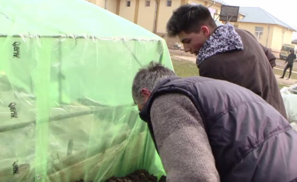 Elevii români au șansa să învețe agricultură de la portughezi. Unii au fost fascinați de tehnologia lor