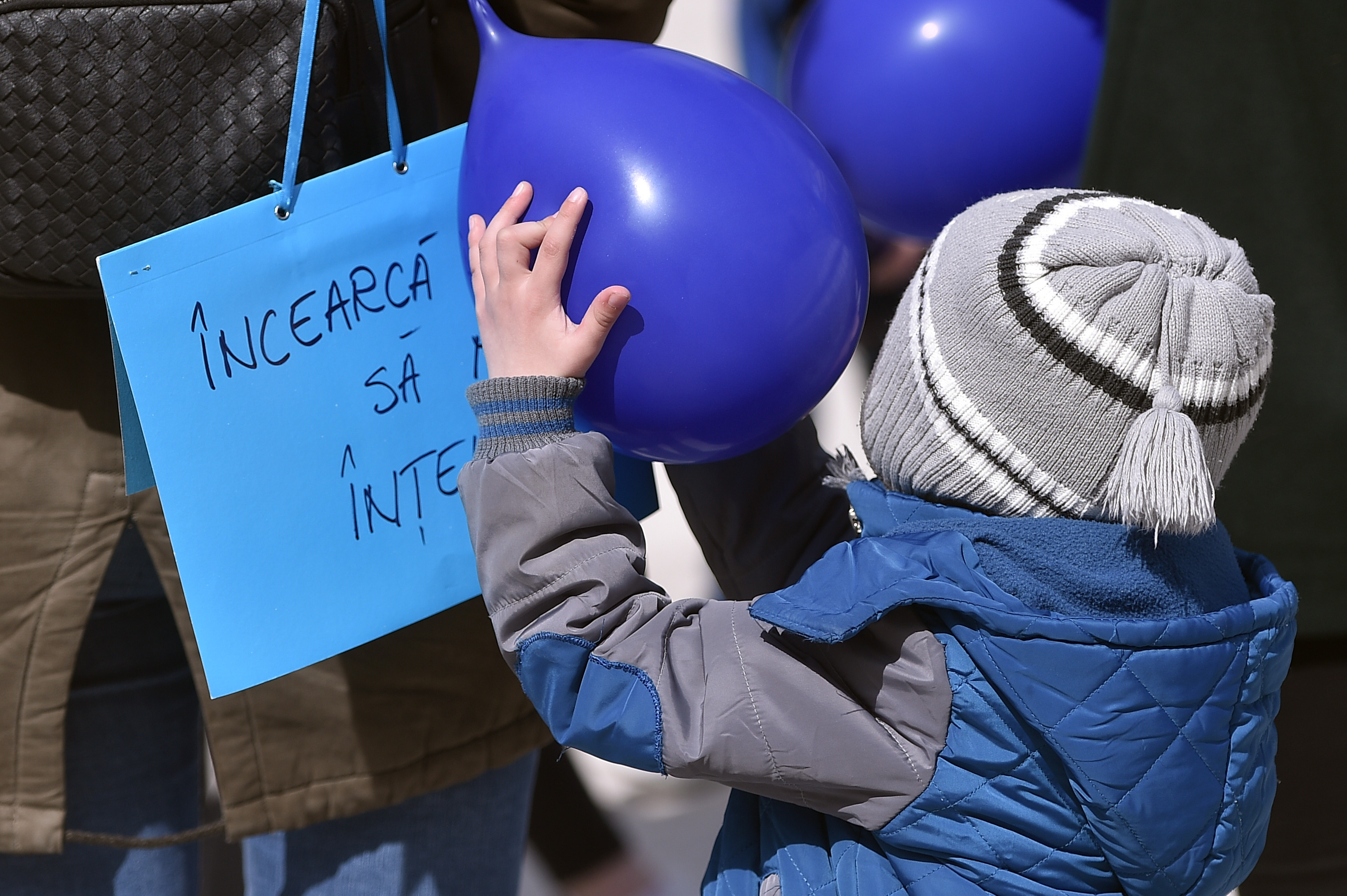 Manifestări de Ziua Internaţională pentru Conştientizarea Autismului