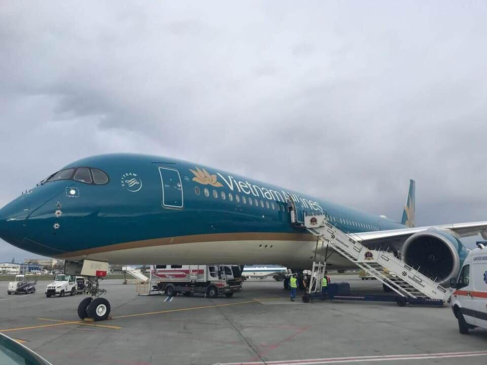 Un avion Vietnam Airlines a aterizat de urgență pe Aeroportul Otopeni. Ce s-a întâmplat la bord