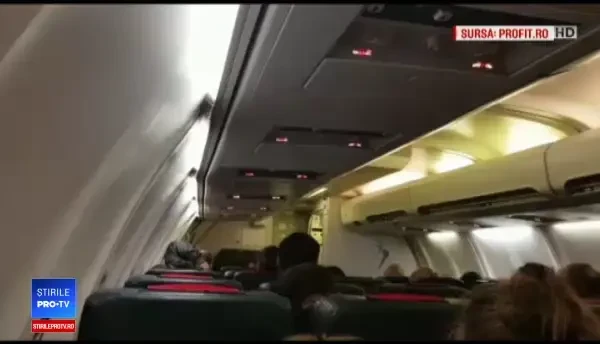 Experiența trăită de pasagerii aflați în aeronava Blue Air: Scotea sunete extra ciudate, ca o maşină de spălat