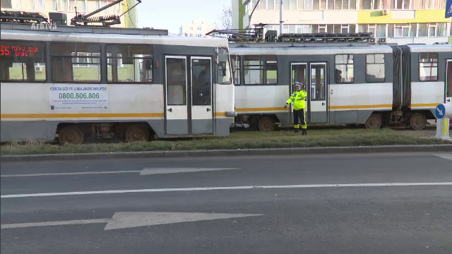 Ascultatul muzicii în căști, pe stradă, vă poate costa viața. Ce este "orbirea simțurilor"