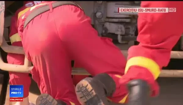 Ascultatul muzicii în căști, pe stradă, vă poate costa viața. Ce este orbirea simțurilor