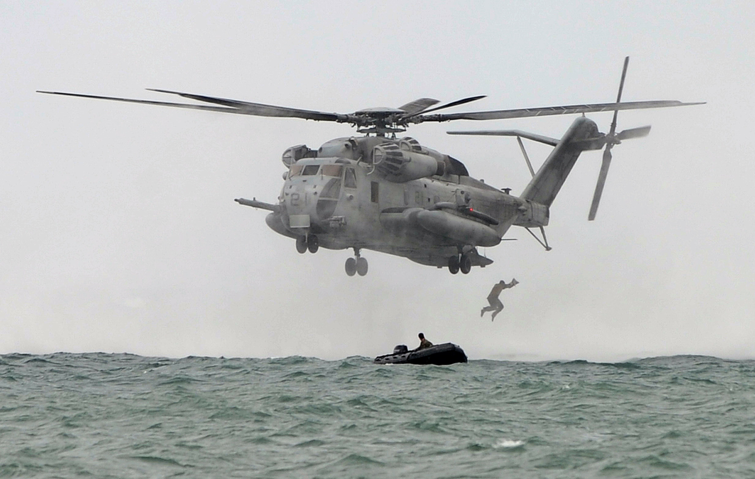 Un elicopter al puşcaşilor marini s-a prăbuşit în sudul Californiei