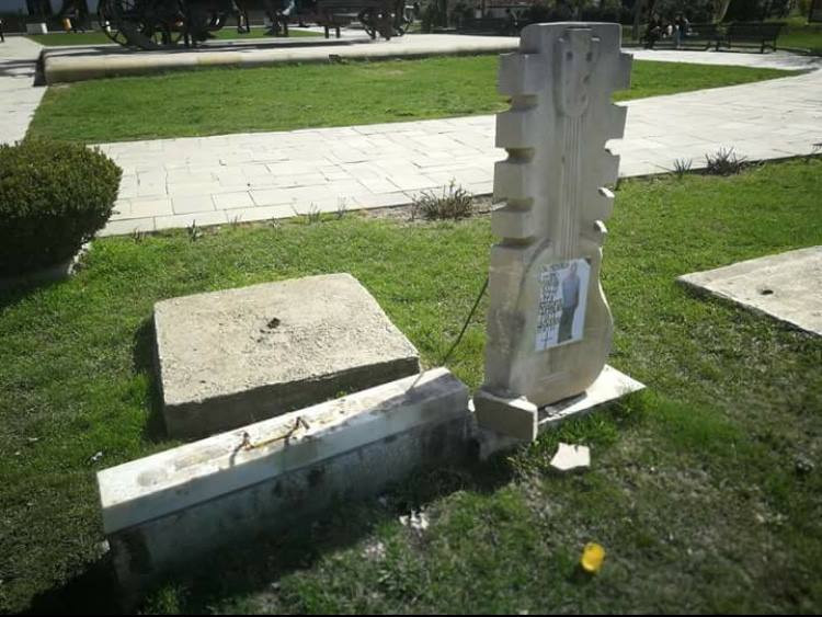 Monumentul "Kilometrul zero al democrației" din Piața Universității a fost vandalizat