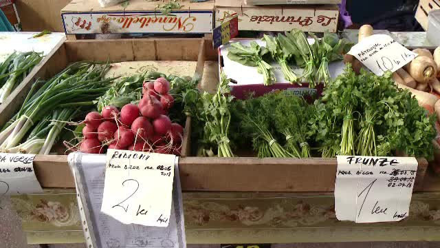 Produsele de Paşte, mai scumpe din cauza frigului. Preţul leuşteanului a explodat