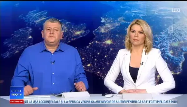 Ursul care nu se grăbește să iasă din scorbura în care a hibernat