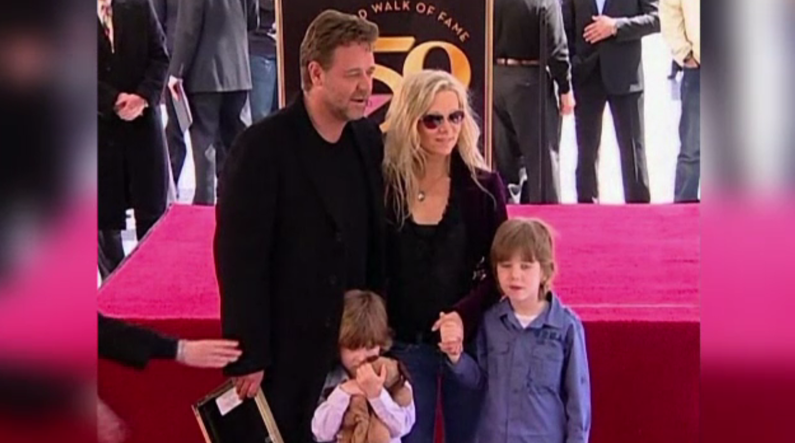 Actorul Russell Crowe scoate la licitație bunurile colecționate în timpul căsniciei