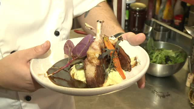 Reţete de Paşte. Cotlete de berbecuţ şi chiftele de legume