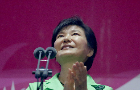 Fosta şefă a statului sud-coreean, condamnată la 24 de ani de închisoare pentru corupţie