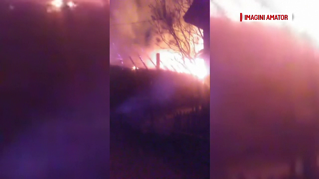 Locuința unei familii din Baia Mare, cuprinsă de flăcări în Vinerea Mare