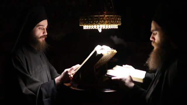 Tainele mănăstirilor de la Muntele Athos. "După moarte, omul trăieşte mult mai intens"