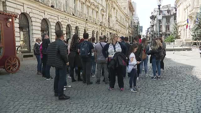 România îi primeşte de Paşte pe turiştii străini cu muzee şi palate închise