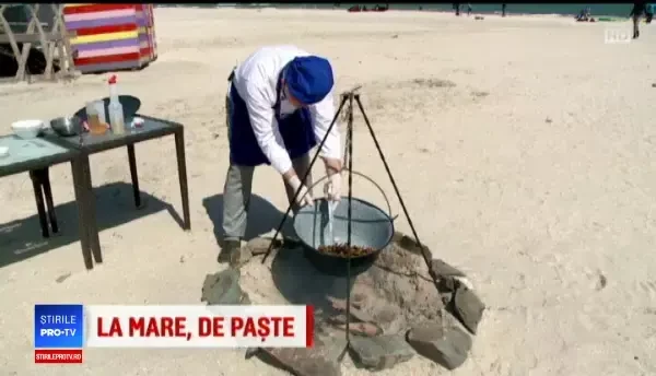 Mii de turiști au sosit sâmbătă la mare. 3.000 de lei pentru un sejur de 3 zile