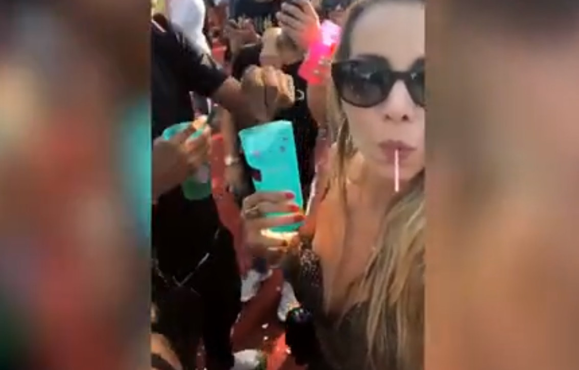 Momentul în care un bărbat i-a pus o pastilă în băutură, filmat de o femeie: ”Fetelor, aveți grijă!"