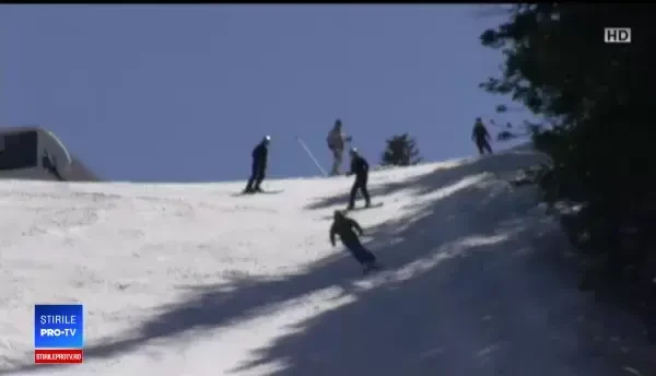 Ultima zi de vacanță i-a prins pe români la schi. Poiana Braşov, cel mai bun sezon de până acum